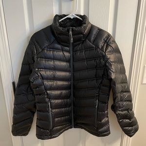 Mountain Hardwear women’s down puffer jacket